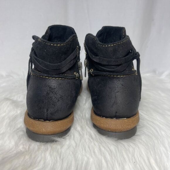 Born Wynter NWOT Black Suede Winter Comfort Booties Sz 10 - Picture 4 of 8